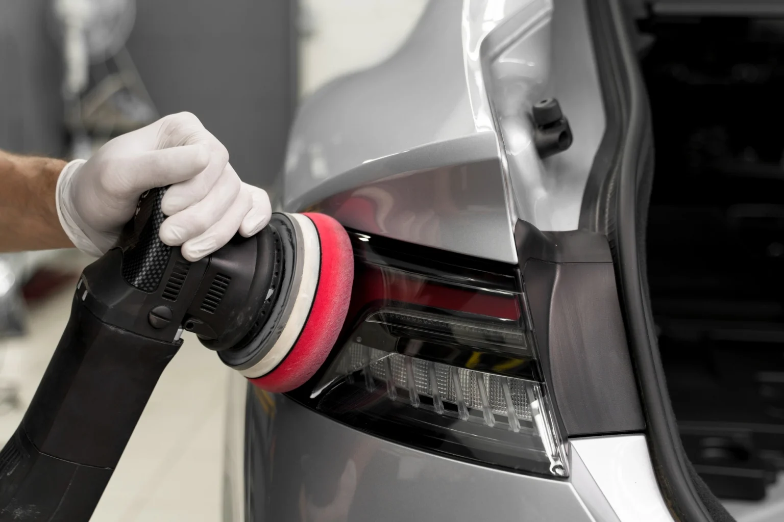 So sánh dán PPF và phủ ceramic: Nên chọn loại nào?